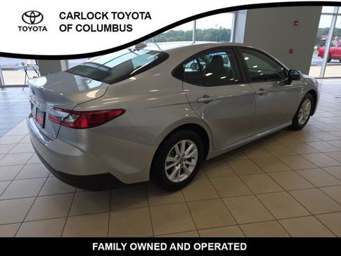 Used 2025 Toyota Camry LE FWD image 8