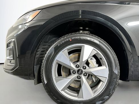 Used 2023 Audi Q5 2.0T Premium w/ Convenience Package image 12
