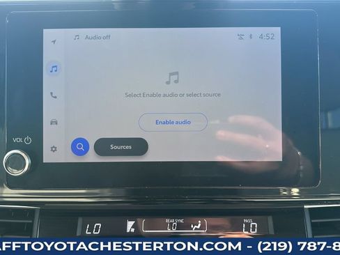 Used 2025 Toyota Sienna LE FWD image 18