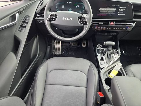 New 2026 Kia Niro SX Touring FWD image 9