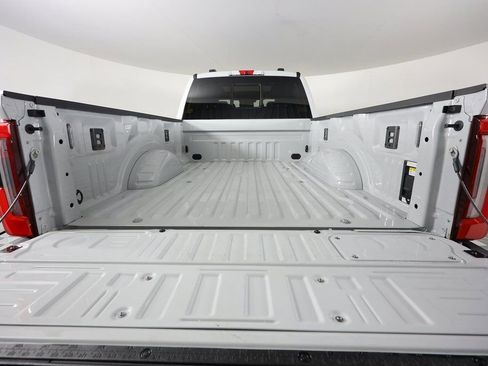 Used 2025 Ford F250 Platinum image 7
