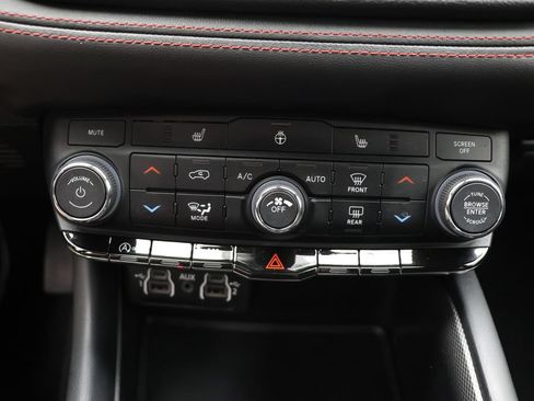 Used 2023 Dodge Durango GT AWD/4WD image 23