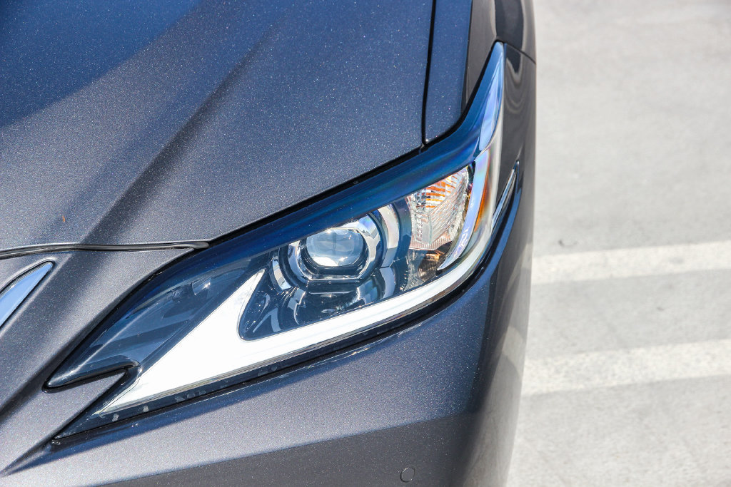 Certified 2025 Lexus ES 350 w/ Premium Package FWD image 9