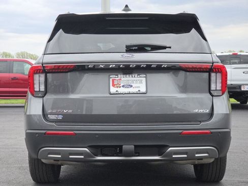 Used 2025 Ford Explorer Active w/ Active Comfort Package AWD/4WD image 15
