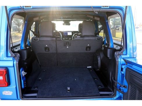 Used 2024 Jeep Wrangler Unlimited Sahara w/ Technology Group AWD/4WD image 22