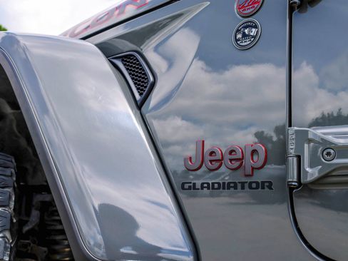 Used 2021 Jeep Gladiator Rubicon AWD/4WD image 3