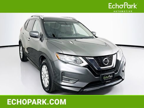 Used 2017 Nissan Rogue SV FWD image 1