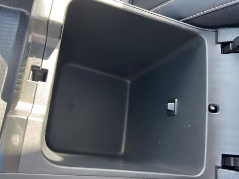 Used 2024 Jeep Grand Cherokee Limited image 19