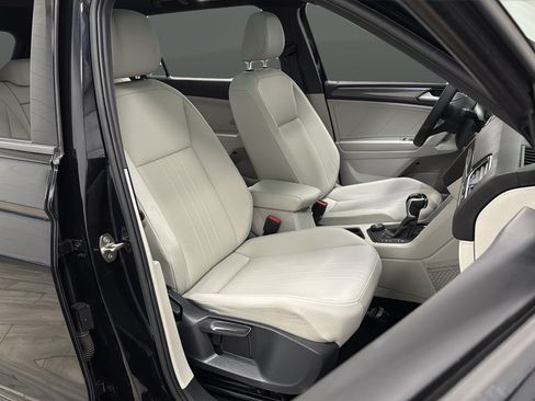 Used 2022 Volkswagen Tiguan SE R-Line AWD/4WD image 25