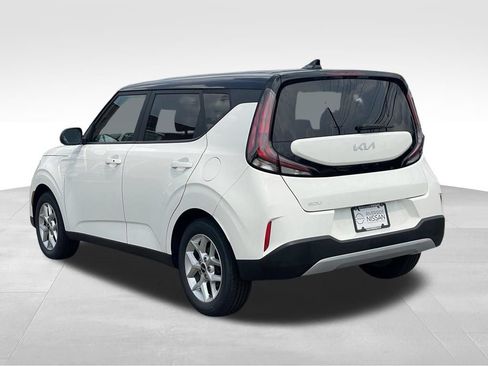 Used 2023 Kia Soul S FWD image 5