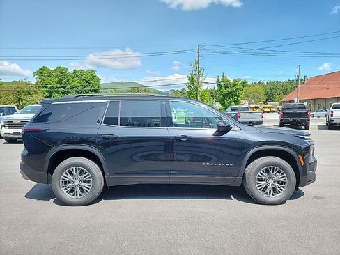 New 2025 Chevrolet Traverse LT image 4