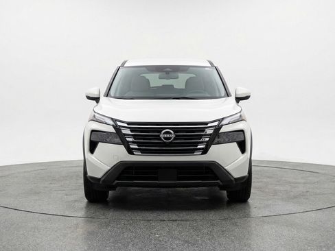 Used 2025 Nissan Rogue SV AWD/4WD image 2