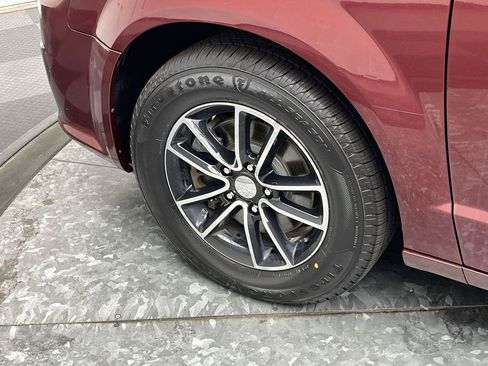 Used 2019 Dodge Grand Caravan GT FWD image 26