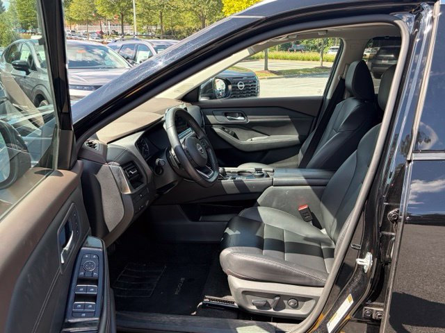 Used 2023 Nissan Rogue SL w/ SL Premium Package AWD/4WD image 16