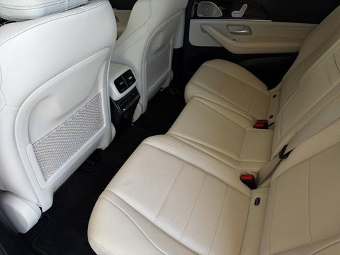 Used 2022 Mercedes-Benz GLS 450 4MATIC image 12