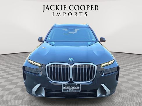 Used 2025 BMW X7 xDrive40i AWD/4WD image 2