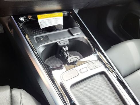 Certified 2025 Mercedes-Benz GLB 250 4MATIC image 28