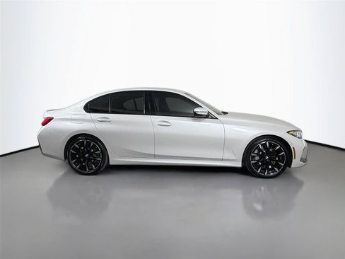 New 2026 BMW 330i Sedan w/ M Sport Package RWD image 4