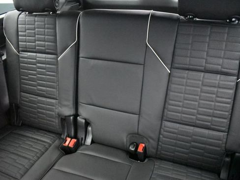 Certified 2026 Cadillac Escalade ESV Platinum Sport w/ LPO, ONYX Package AWD/4WD image 29