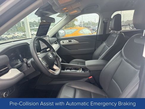 Used 2026 Ford Explorer Active w/ Active Comfort Package RWD image 8