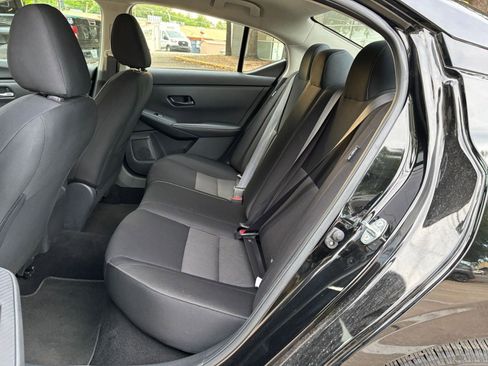 Used 2025 Nissan Sentra SV FWD image 21