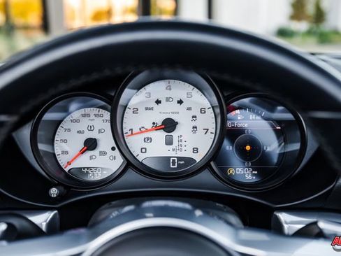 Used 2017 Porsche 718 Boxster image 8