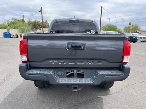 Used 2017 Toyota Tacoma TRD Off-Road w/ Tow Package image 4