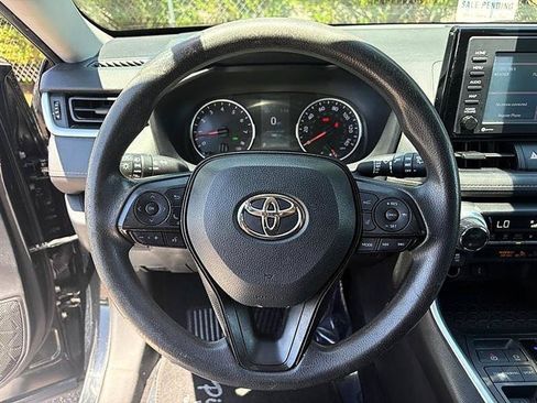 Used 2020 Toyota RAV4 XLE FWD image 18