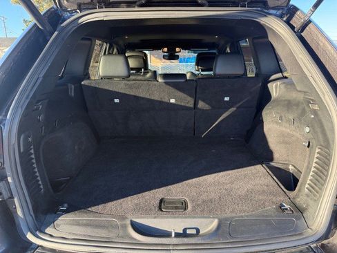 Used 2021 Jeep Grand Cherokee Limited image 16