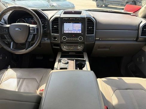 Used 2018 Ford Expedition Limited w/ Equipment Group 301A RWD image 22