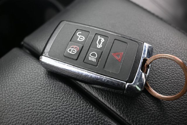 Used 2022 Land Rover Range Rover Evoque R-Dynamic SE AWD/4WD image 23