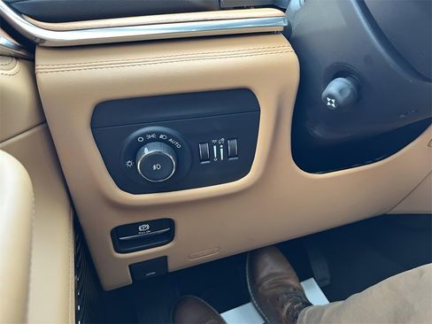 New 2025 Jeep Grand Cherokee L Summit image 35