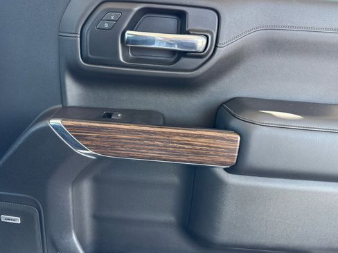 Used 2019 Chevrolet Silverado 1500 High Country w/ Technology Package image 21