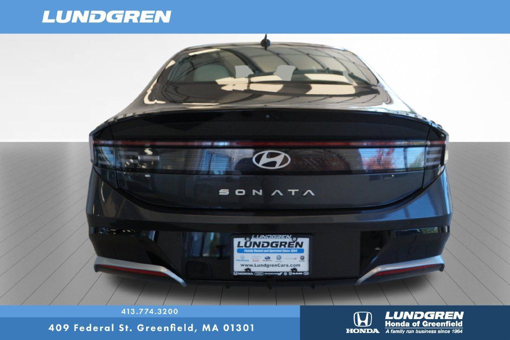 Used 2025 Hyundai Sonata SEL FWD image 8