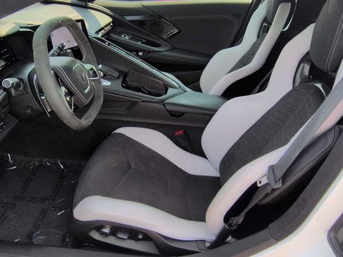 Used 2023 Chevrolet Corvette Stingray Premium Cpe w/ Z51 Performance Package RWD image 16
