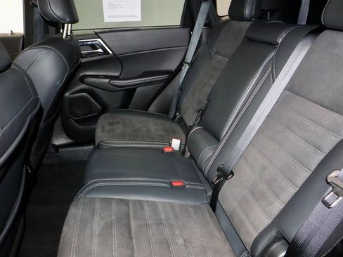 Used 2023 Mitsubishi Outlander Ralliart image 24