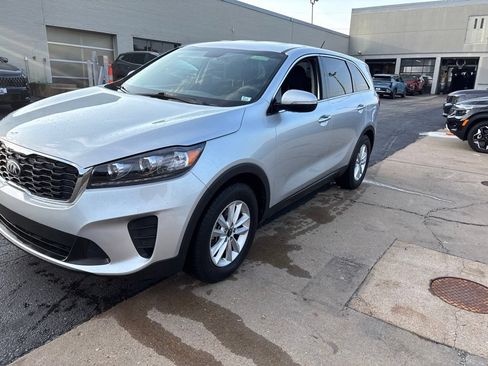 Used 2019 Kia Sorento FWD V6 image 7