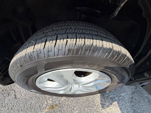 Used 2014 Toyota RAV4 LE FWD image 13