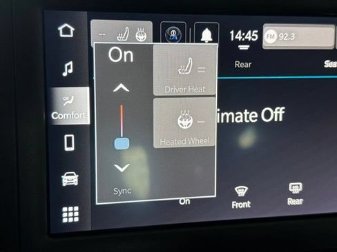 Used 2022 Chrysler Voyager LX FWD image 5