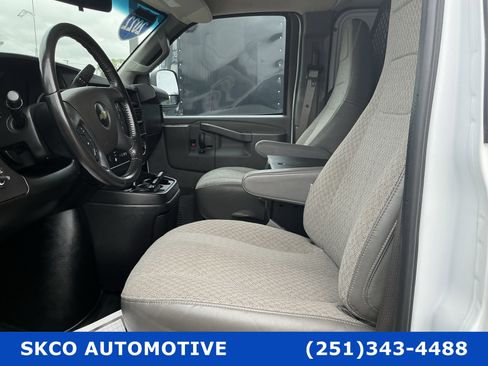 Used 2022 Chevrolet Express 2500 w/ Driver Convenience Package RWD image 11