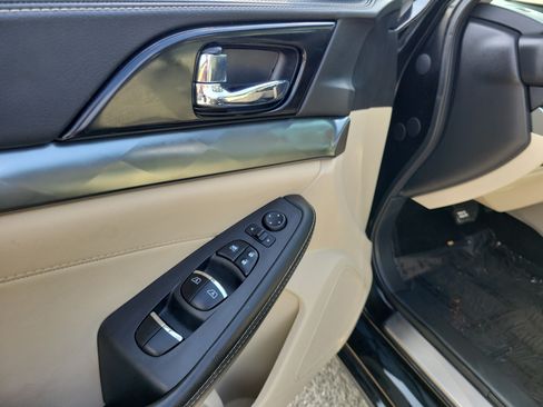Used 2019 Nissan Maxima 3.5 SL w/ Floor Mat Group FWD image 18