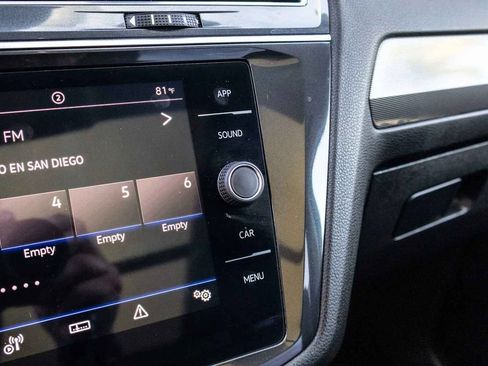 Used 2022 Volkswagen Tiguan SE w/ Panoramic Sunroof Package AWD/4WD image 19