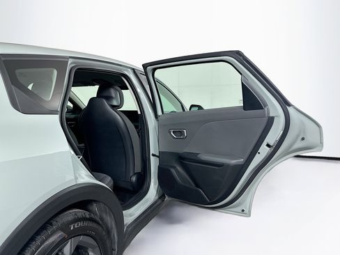 Used 2025 Kia K4 LXS image 29