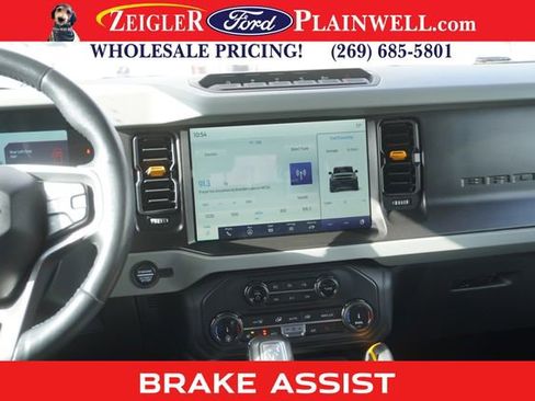 Used 2022 Ford Bronco Badlands image 14