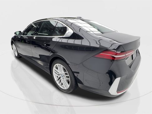 Used 2025 BMW 530i image 10