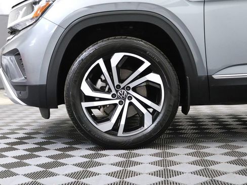 Used 2023 Volkswagen Atlas SEL AWD/4WD image 6