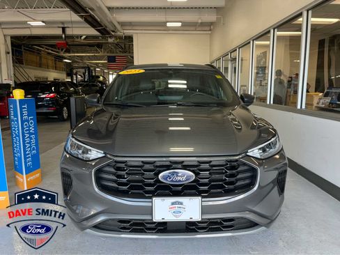 Certified 2023 Ford Escape ST-Line w/ Tech Pack #1 AWD/4WD image 2