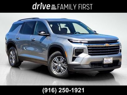 Used 2024 Chevrolet Traverse LT