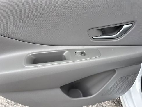 Certified 2025 Hyundai Elantra Sport image 12