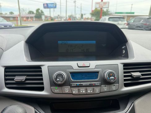 Used 2012 Honda Odyssey LX image 19